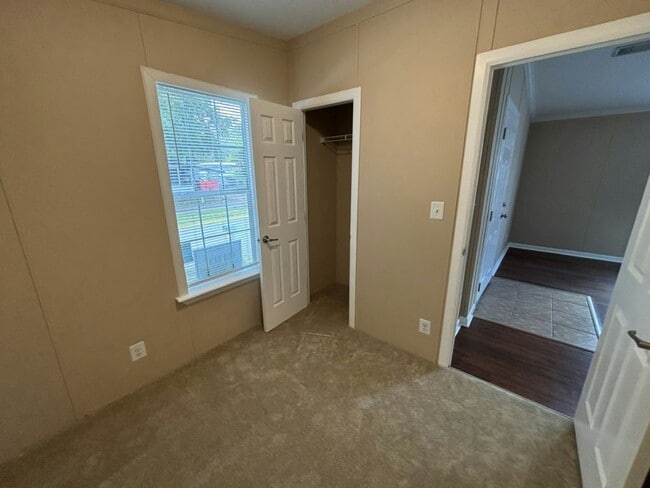 Building Photo - 6305 Colonial Dr