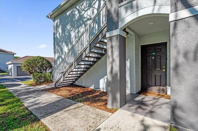 Building Photo - 13953 Fairway Island Dr