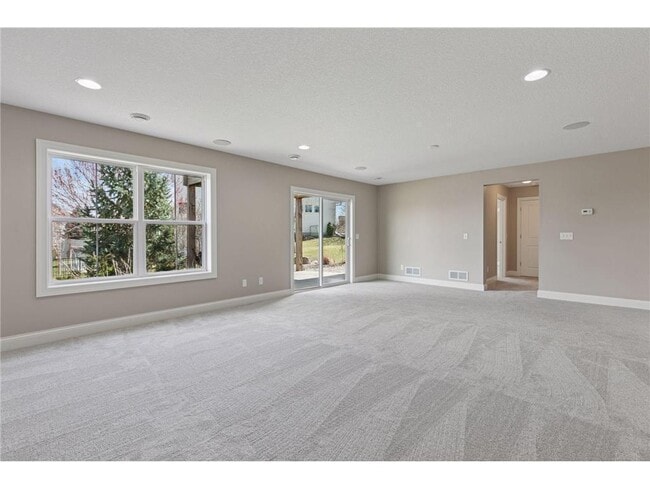 Building Photo - 16588 E Lake Dr