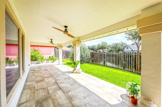 Building Photo - 303 Cinnamon Teal Loop