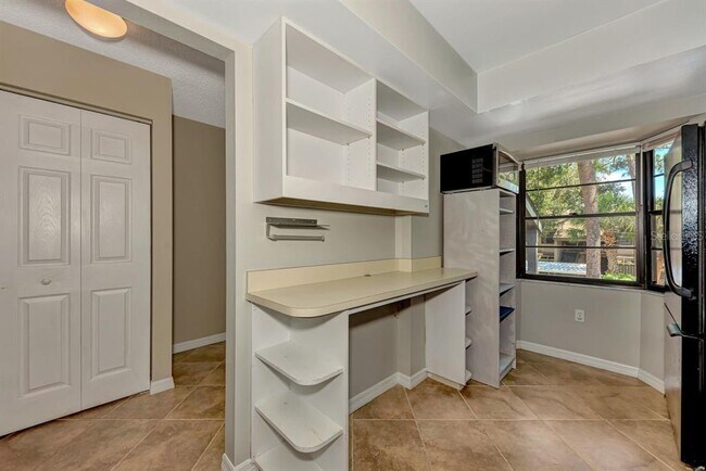 Building Photo - 5645 Summerside Ln