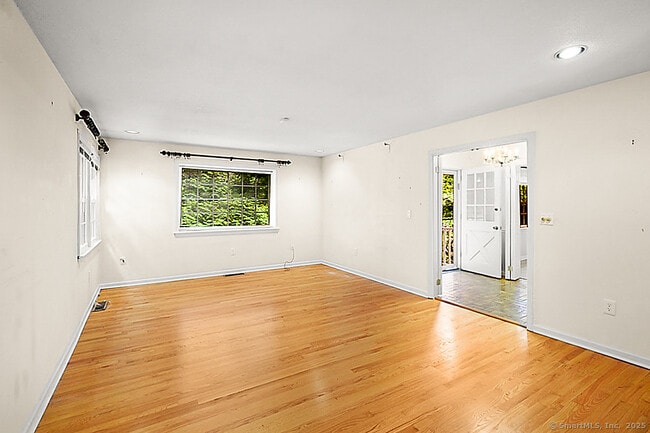 Building Photo - 2180 Cross Hwy