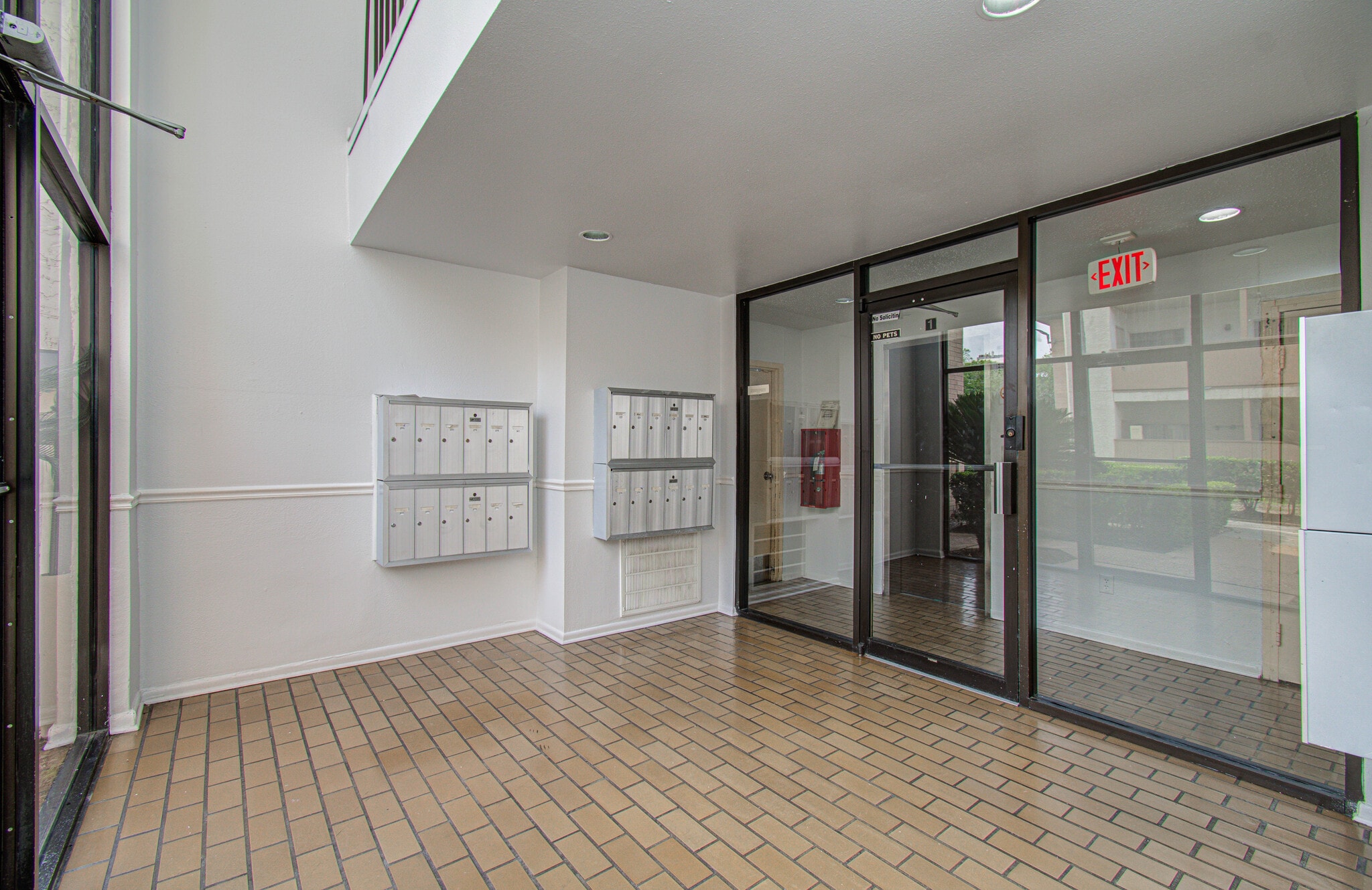 Building Photo - 8429 Hearth Dr