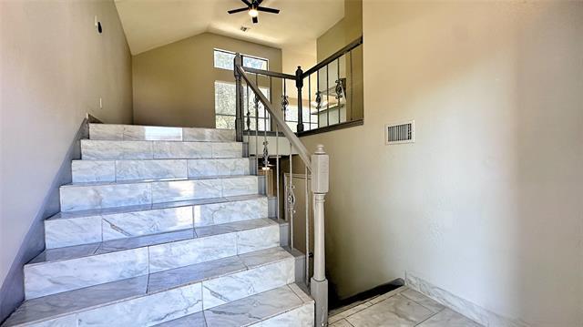 Building Photo - 708 Meadowcreek Ct