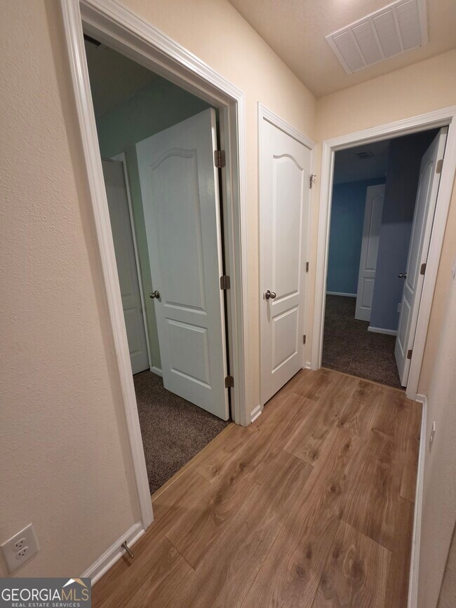 Building Photo - 152 Ashwood Cir
