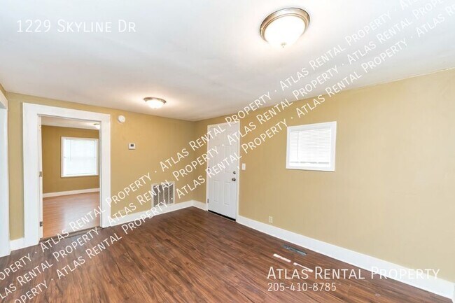 Building Photo - 1229 Skyline Dr