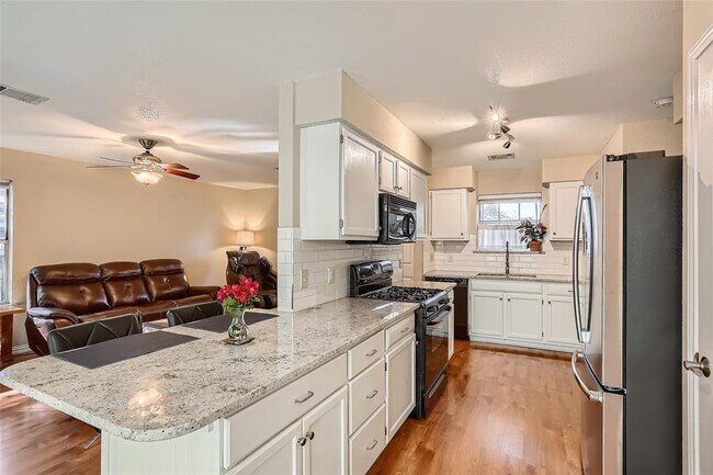 Building Photo - 7023 Riverton Dr