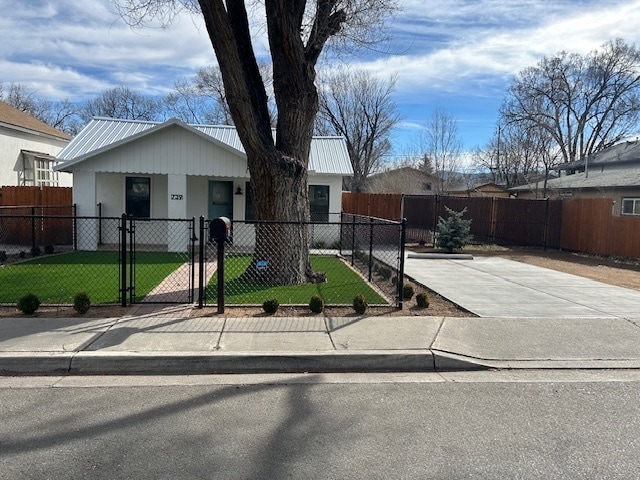 Building Photo - 739 Ruth St