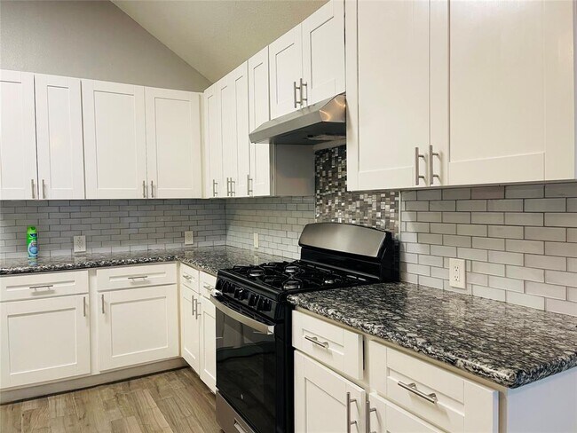 Building Photo - 20803 Lavenderwood Dr