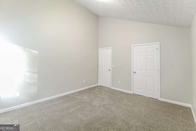 Building Photo - 503 Shadow Valley Ct
