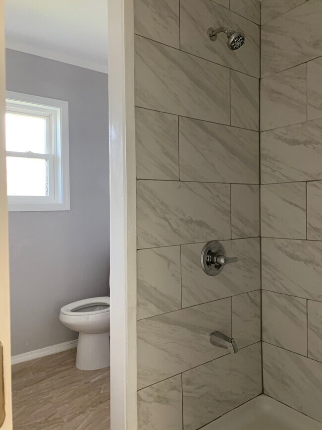 Building Photo - 85-013 Pokai Bay St