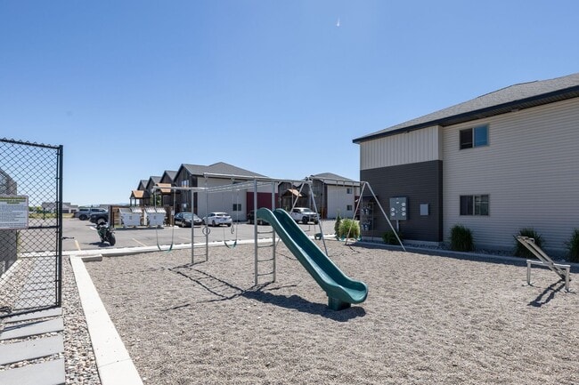 Building Photo - 2 BED 1 BATH APARTMENT IN REXBURG - AVAILABLE NOW UNTIL END OF DECEMBER