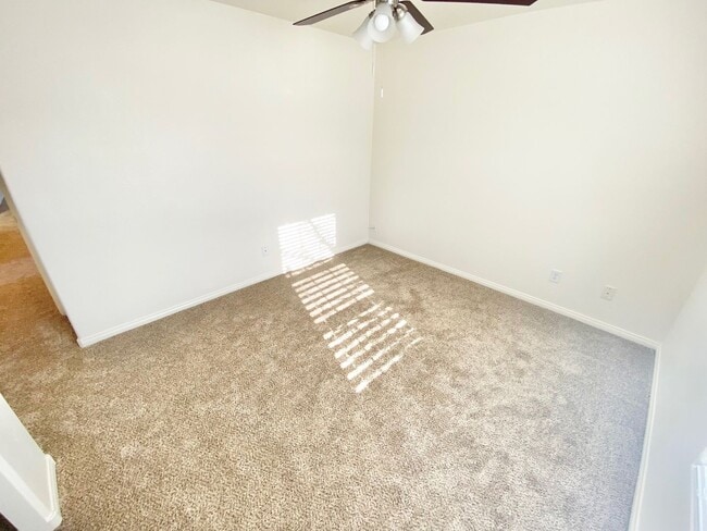 Building Photo - GORGEOUS 3 BEDROOM / 2 FULL BATH SINGLE FAMILY HOME , WITH 2 CAR GARAGE