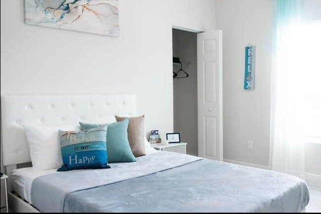 Building Photo - 2682 Nokomis Ave