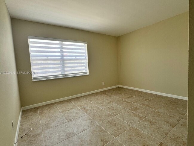 Building Photo - 401 Golden Isles Dr