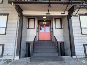 Building Photo - Desirable NW 23rd Area