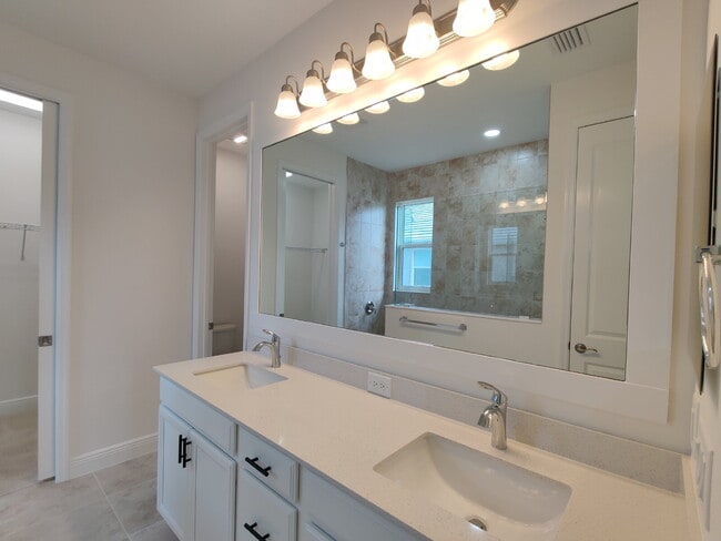 Building Photo - 8173 Sternway Rd