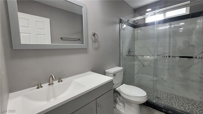 Building Photo - 2600 Sidonia Ave