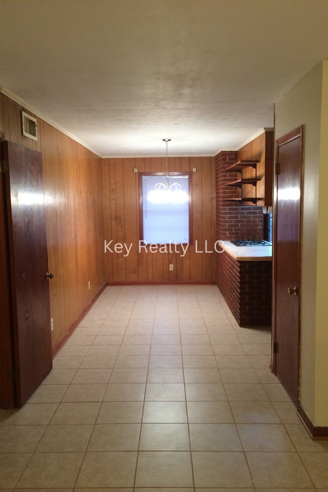 Building Photo - ****5111-A Connella- Airview Terrace- Alex...