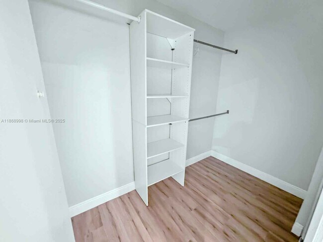 Building Photo - 1015 NW 125th Terrace