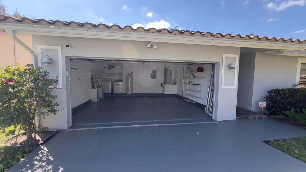 Building Photo - 5581 American Cir