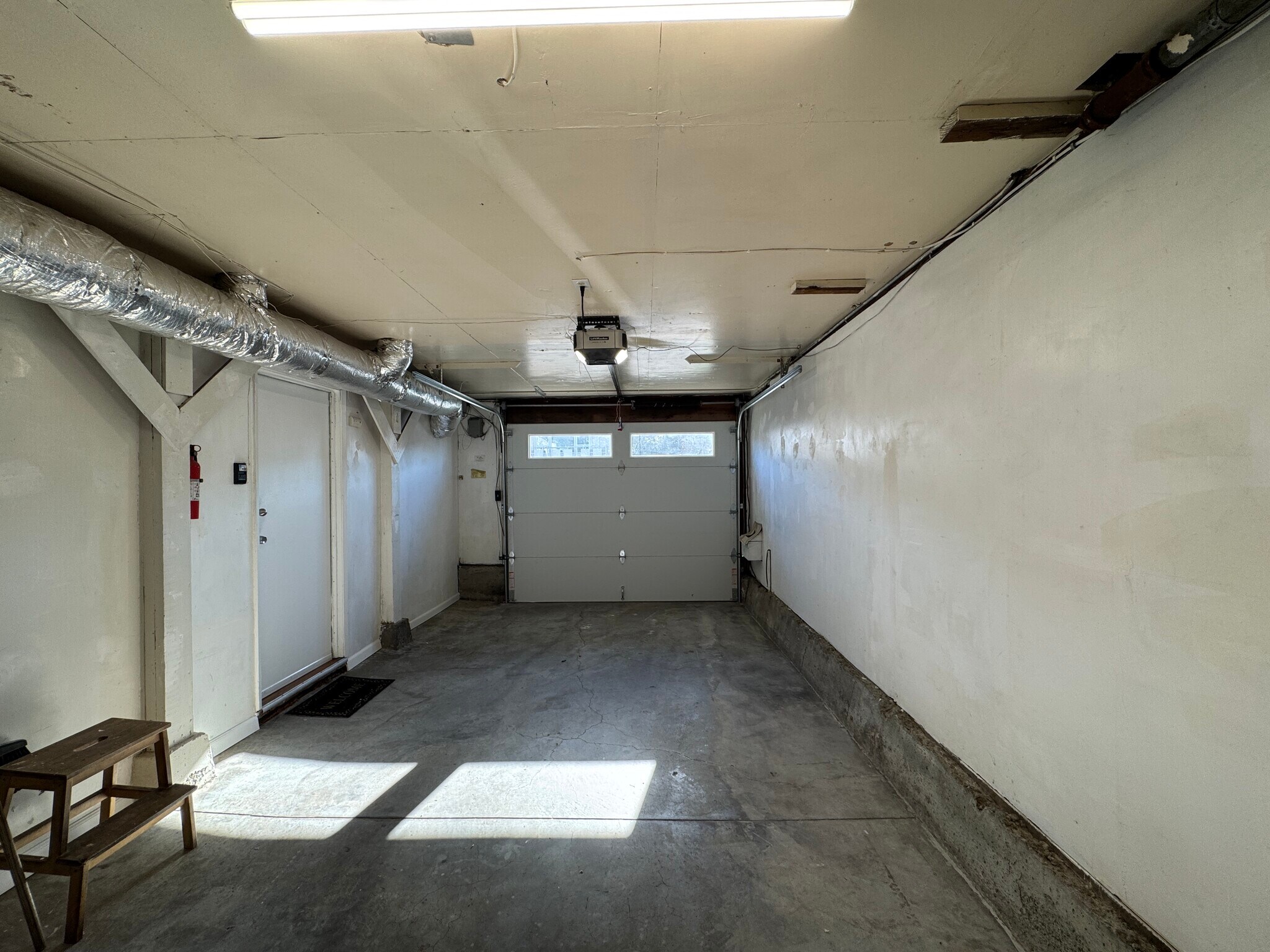 Building Photo - 211 Catalina Ave