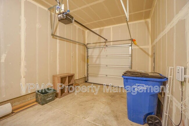 Building Photo - 2105 NE 118th Pl