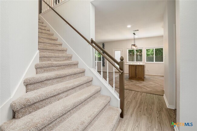 Building Photo - 703 Ivy Ct