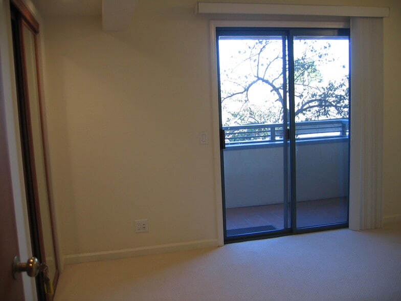 bedroom 2 - 1st flr - 1310 Neilson St
