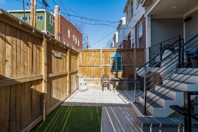 Building Photo - 4514 15th St NW