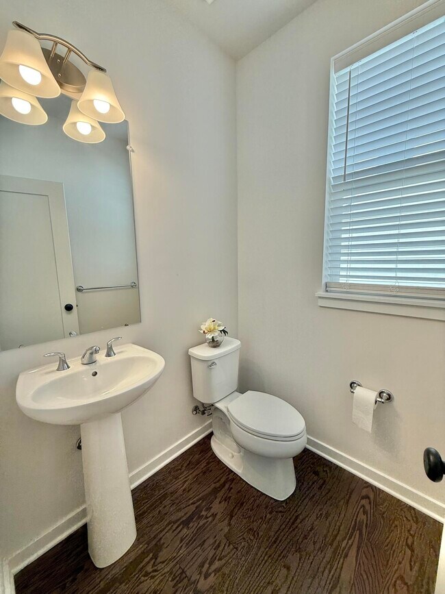 Building Photo - 6394 S Trailwoods Dr