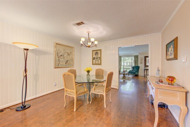 Building Photo - 824 Wax Myrtle Ln