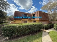 Building Photo - 2/2.5 Townhome in Central Orlando