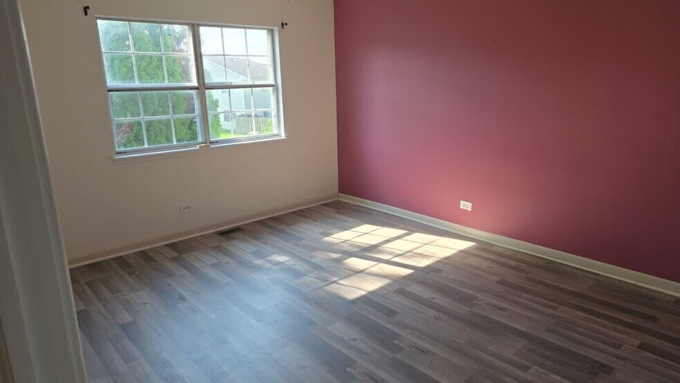 Building Photo - 505 Nebraska Cir