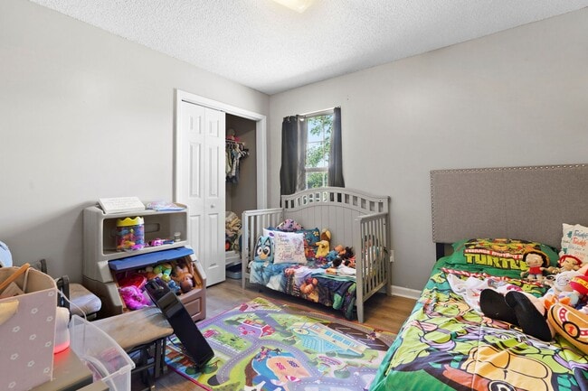 Building Photo - Charming Brick Single Family Home in Hinesville For Lease!