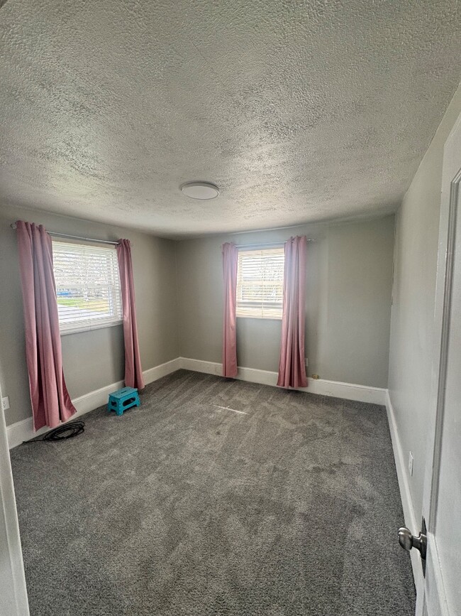 Building Photo - 5017 Highland Park Ave