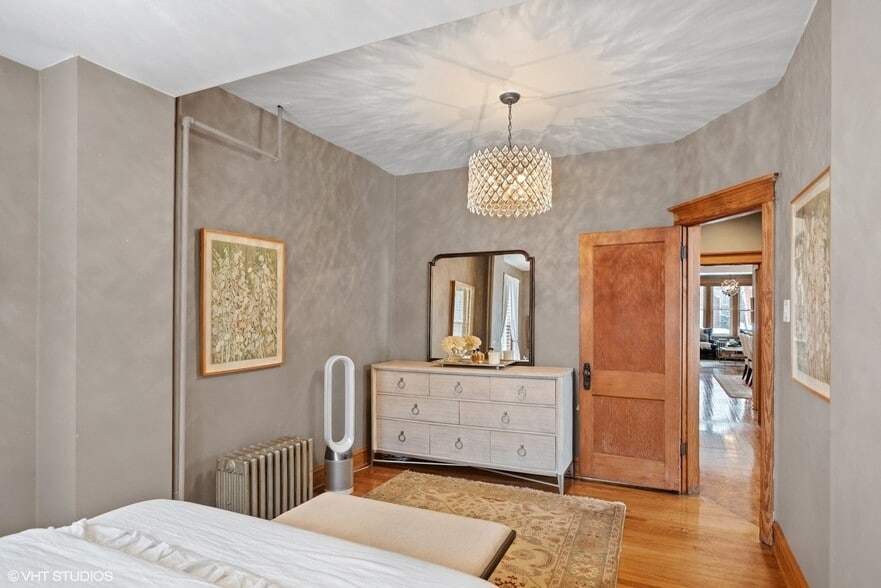 (Currently Unfurnished) - 1823 W 22nd Plz