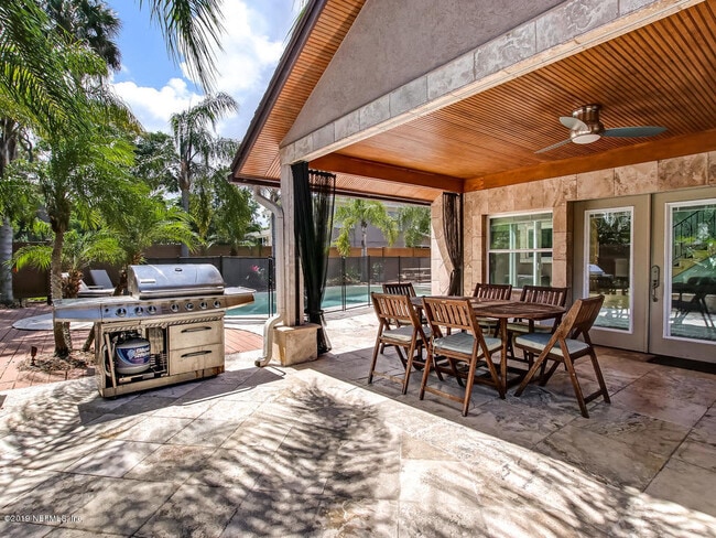 Building Photo - 88 Oakwood Rd