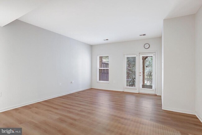 Building Photo - 20913 Sandstone Square