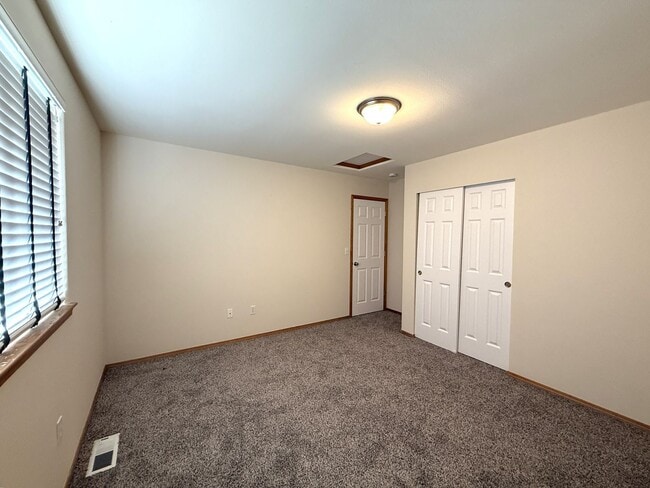 Building Photo - Newly Updated and Pet Friendly!