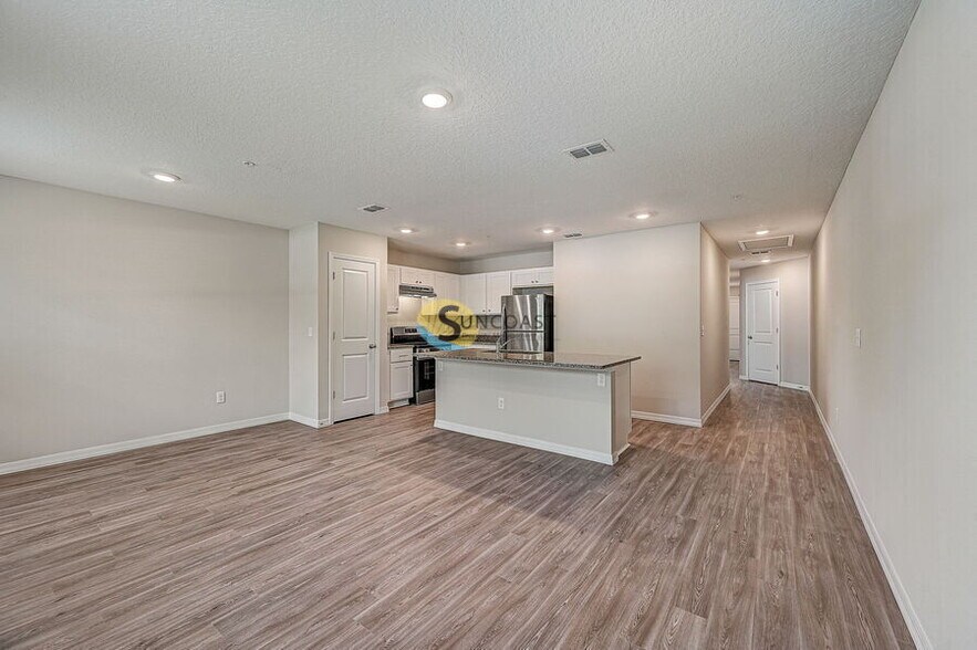 Building Photo - 9532 Hood Rd