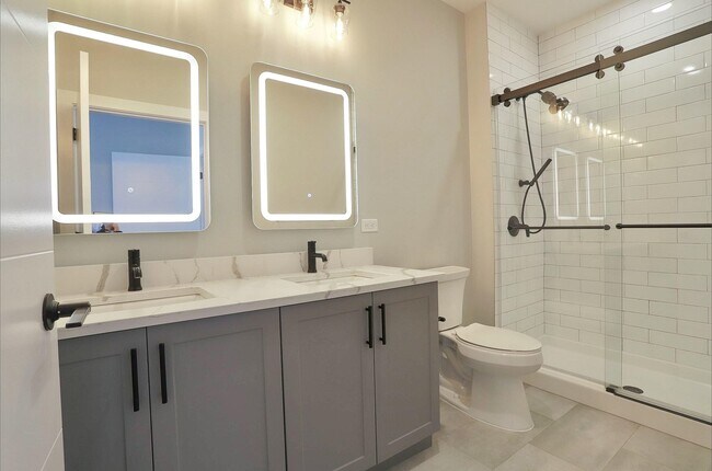 Building Photo - 32 Oakland Ave