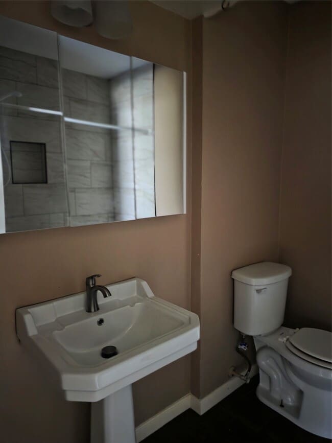 Building Photo - 2703 Westfield St
