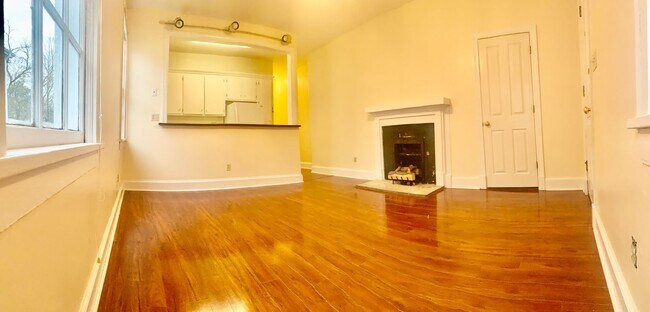 Building Photo - 405 N Madison St