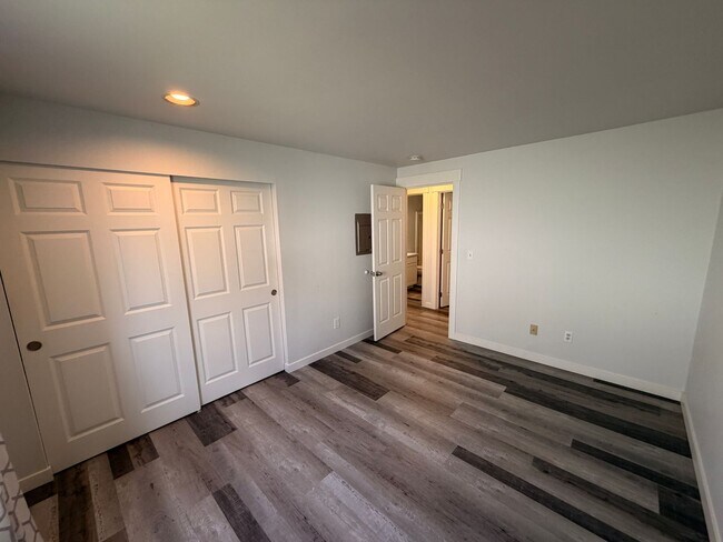 Building Photo - Burrows Court