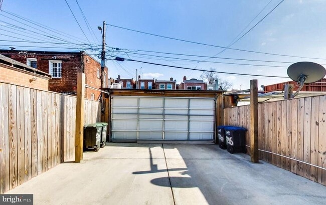 Building Photo - 726 Girard St NW