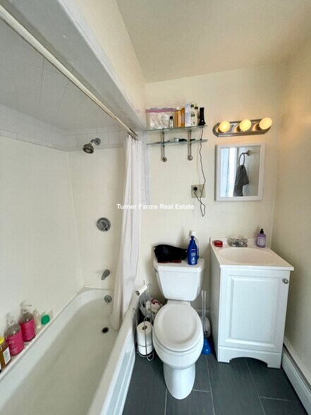 Building Photo - 60 Walden St