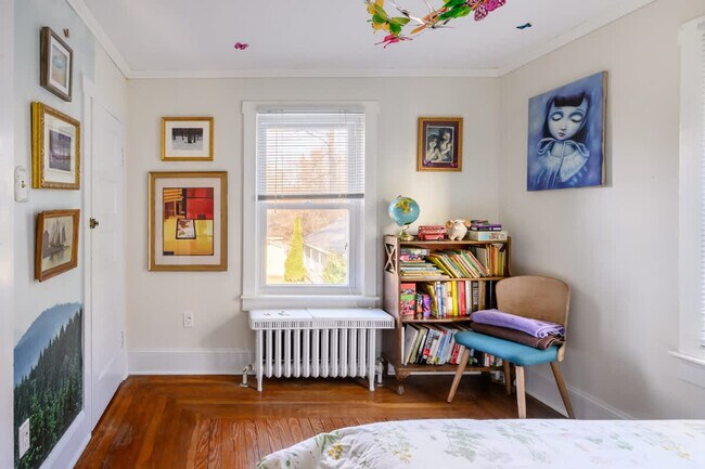 Building Photo - 54 River Dr