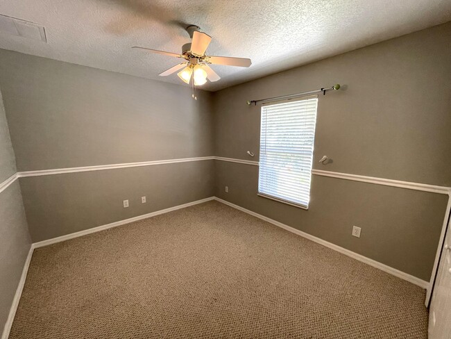 Building Photo - 1171 Tamango Dr