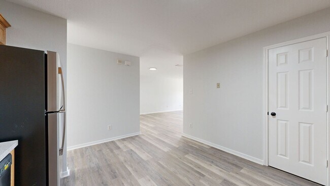 Building Photo - 1406 Van Zanten Ct